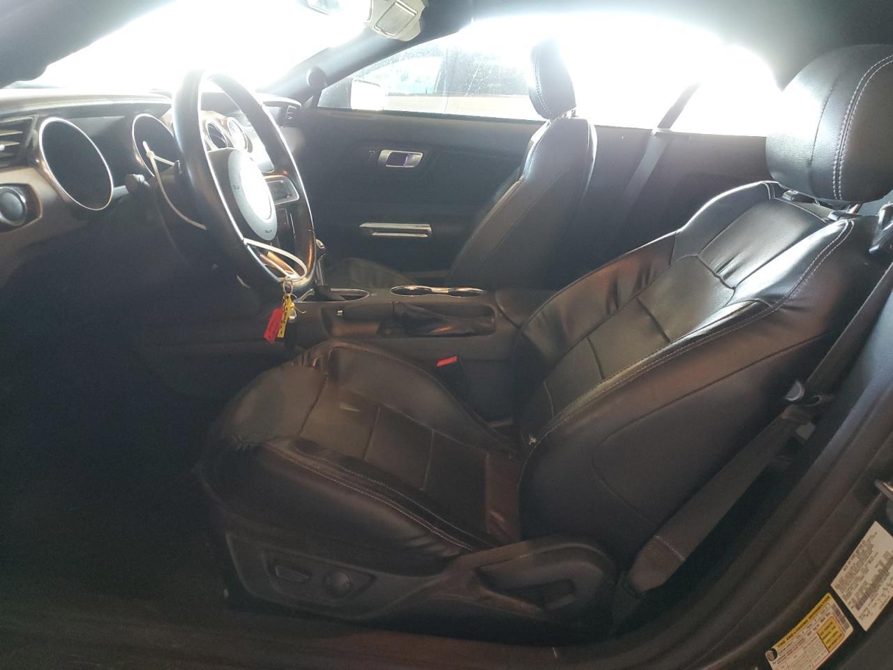 2020 Ford Mustang - Фото 7