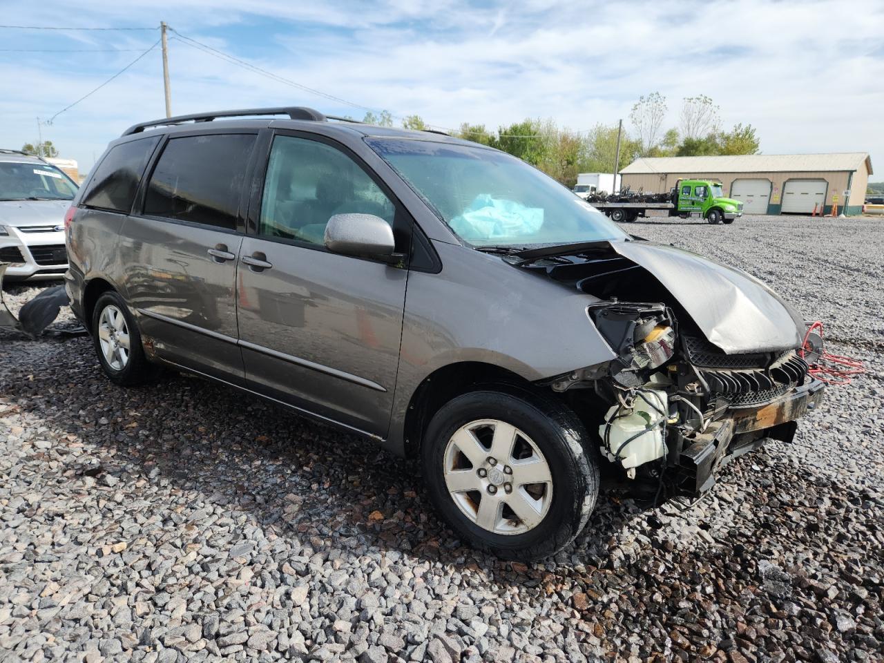 2004 Toyota Sienna Xle - Image 4