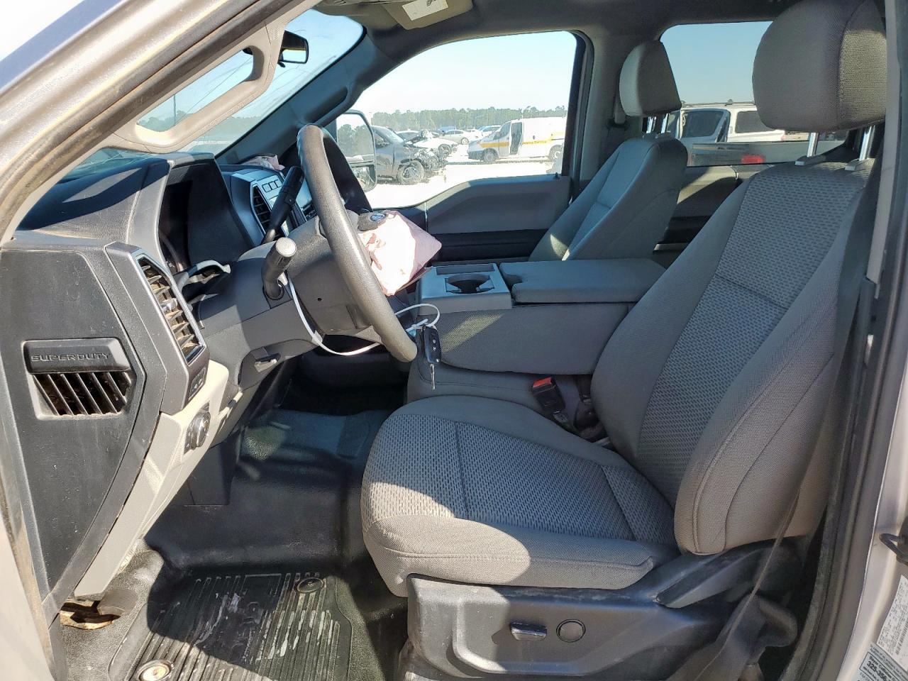 2022 Ford F250 Super Duty - Фото 7