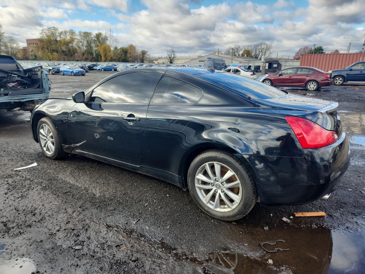2010 Infiniti G37 - Фото 2