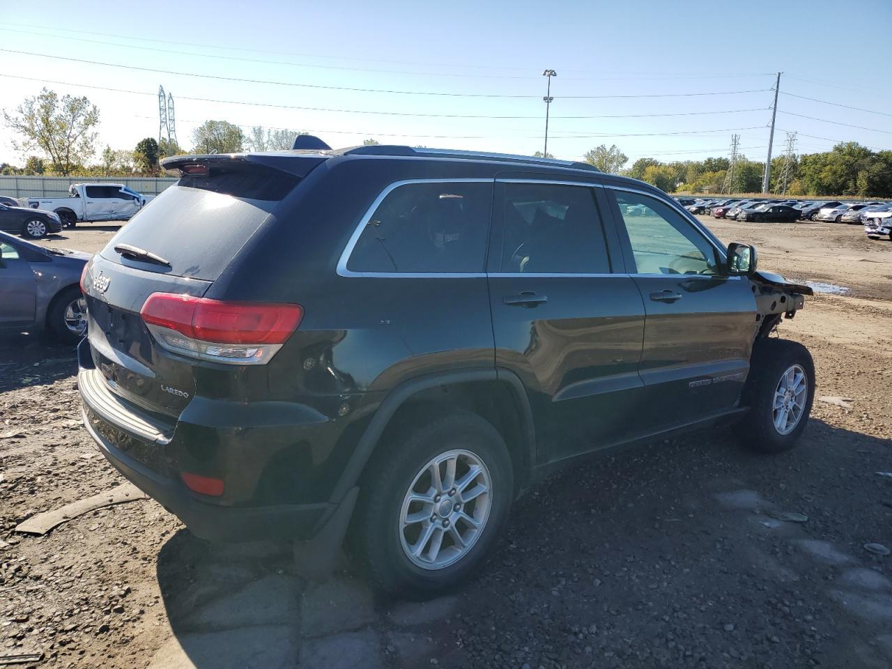 2018 Jeep Grand Cherokee Laredo - Image 3