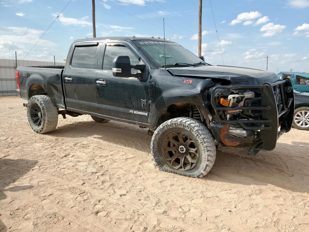 2022 Ford F250 Super Duty - Фото 4
