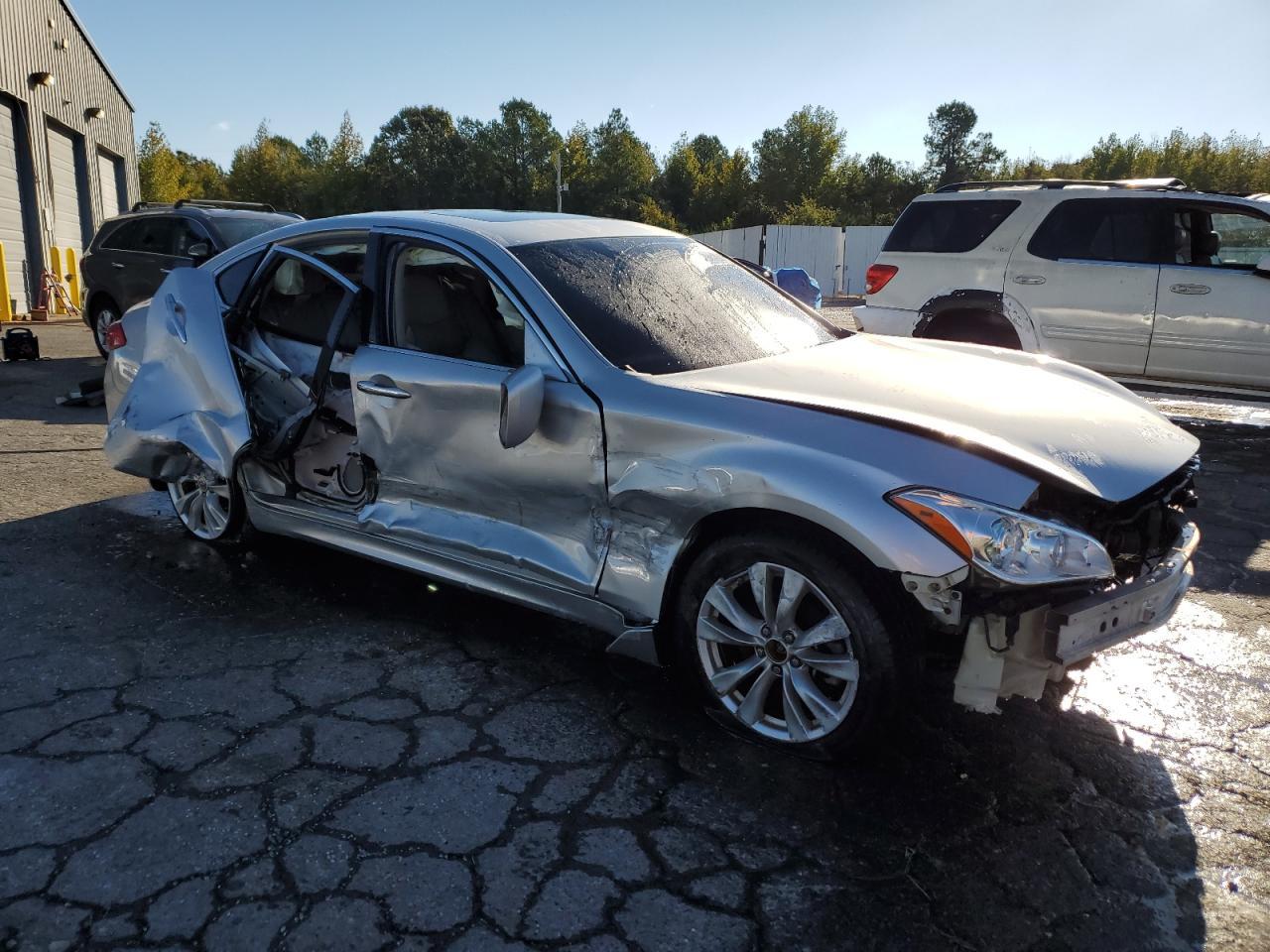 2011 Infiniti M37 X - Фото 4