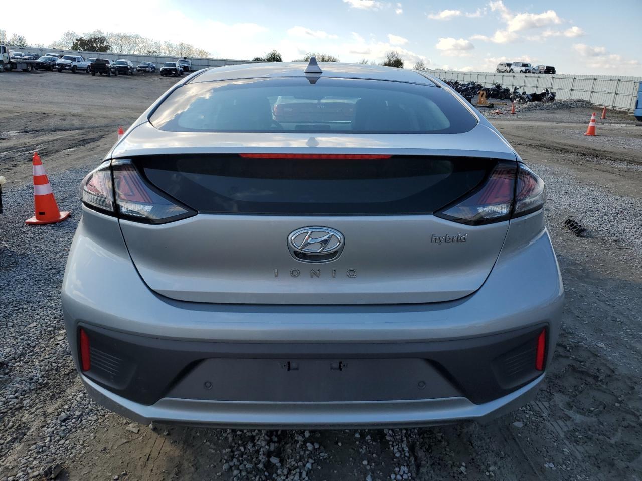 2022 Hyundai Ioniq Limited - Фото 6