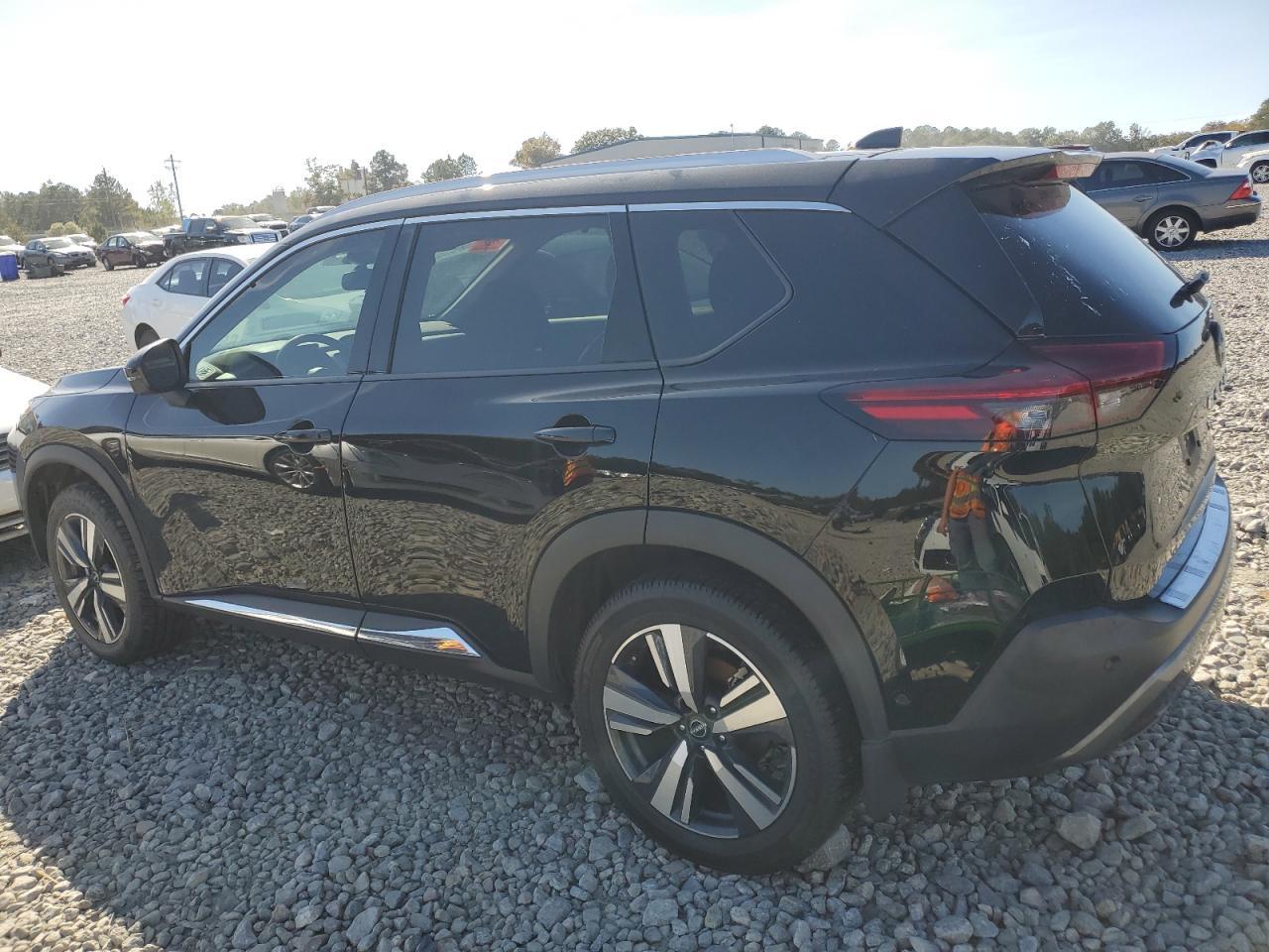 2023 Nissan Rogue Sl - Image 2