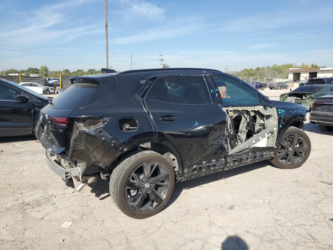 2023 Buick Envision Essence - Image 3