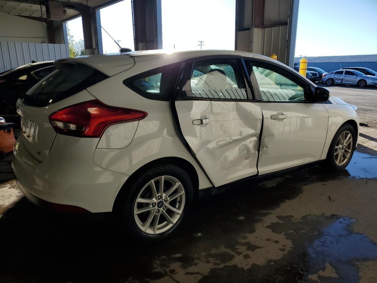 2017 Ford Focus Se - Image 3