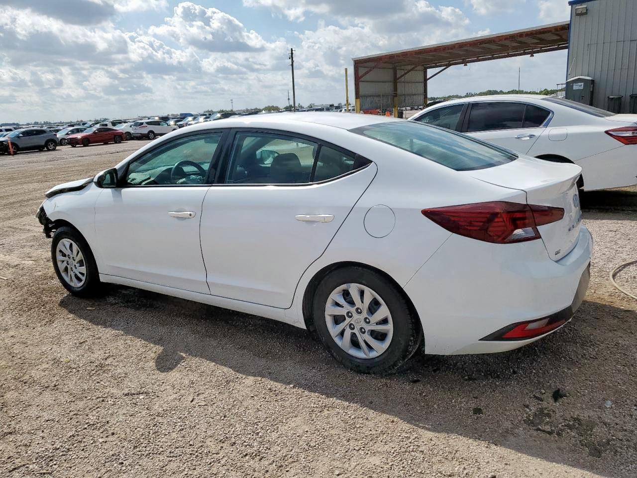 2020 Hyundai Elantra Se - Фото 2
