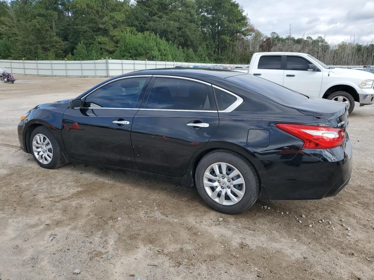 2016 Nissan Altima 2.5 - Фото 2