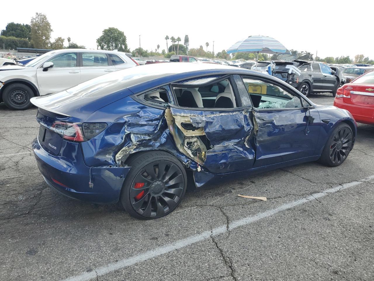 2022 Tesla Model 3 - Image 3