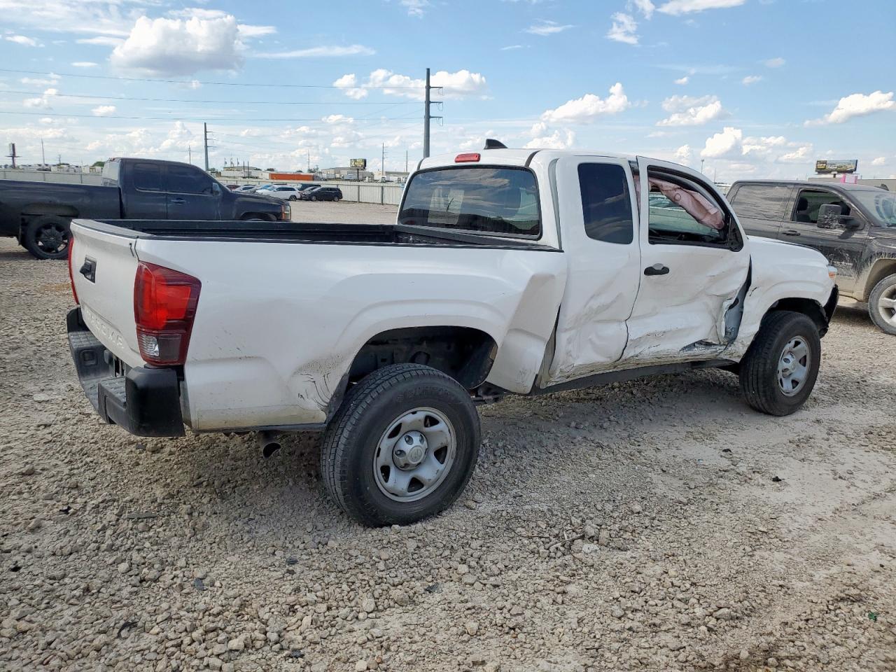 2022 Toyota Tacoma Access Cab - Image 3