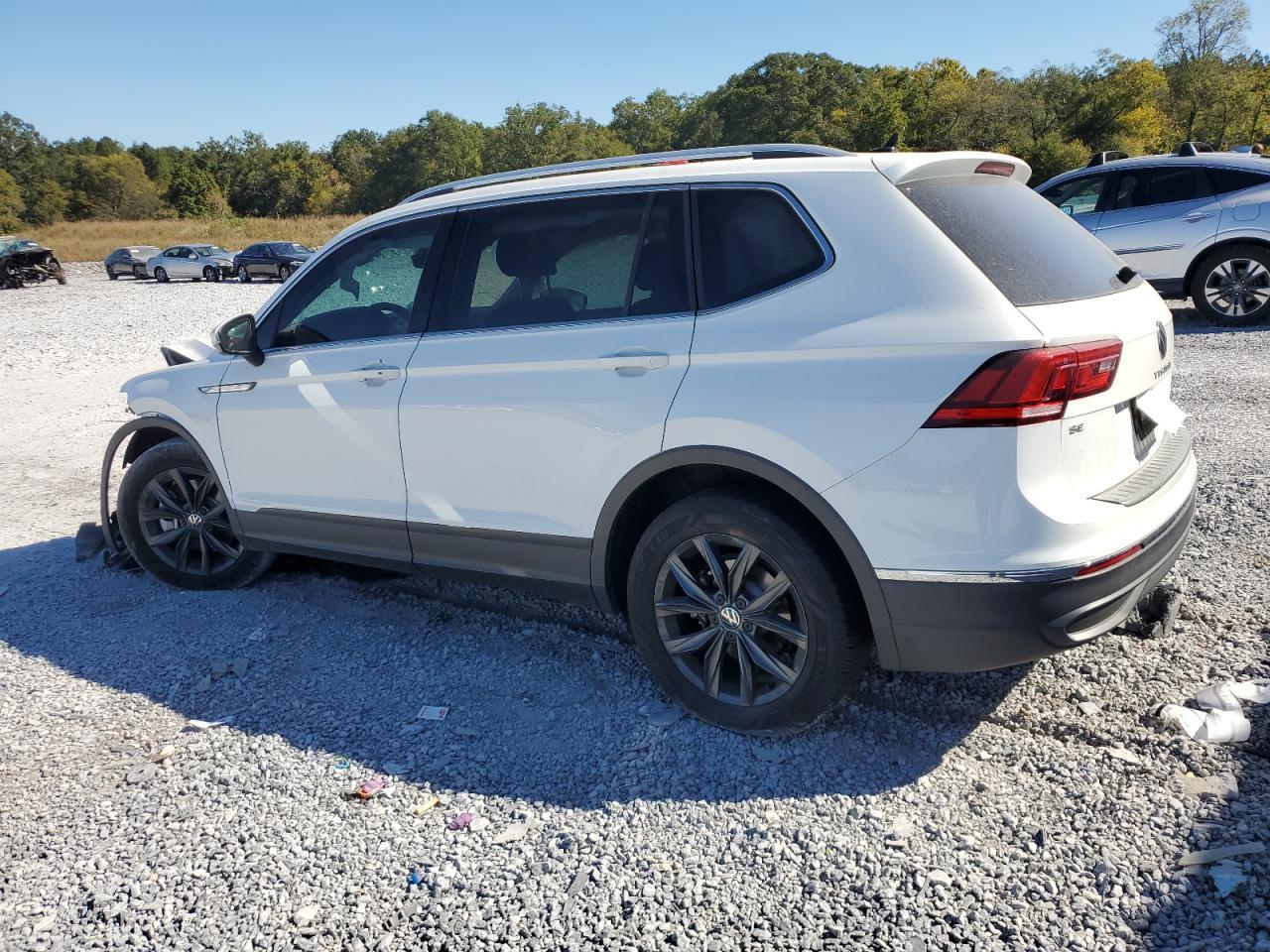 2024 Volkswagen Tiguan Se - Фото 2