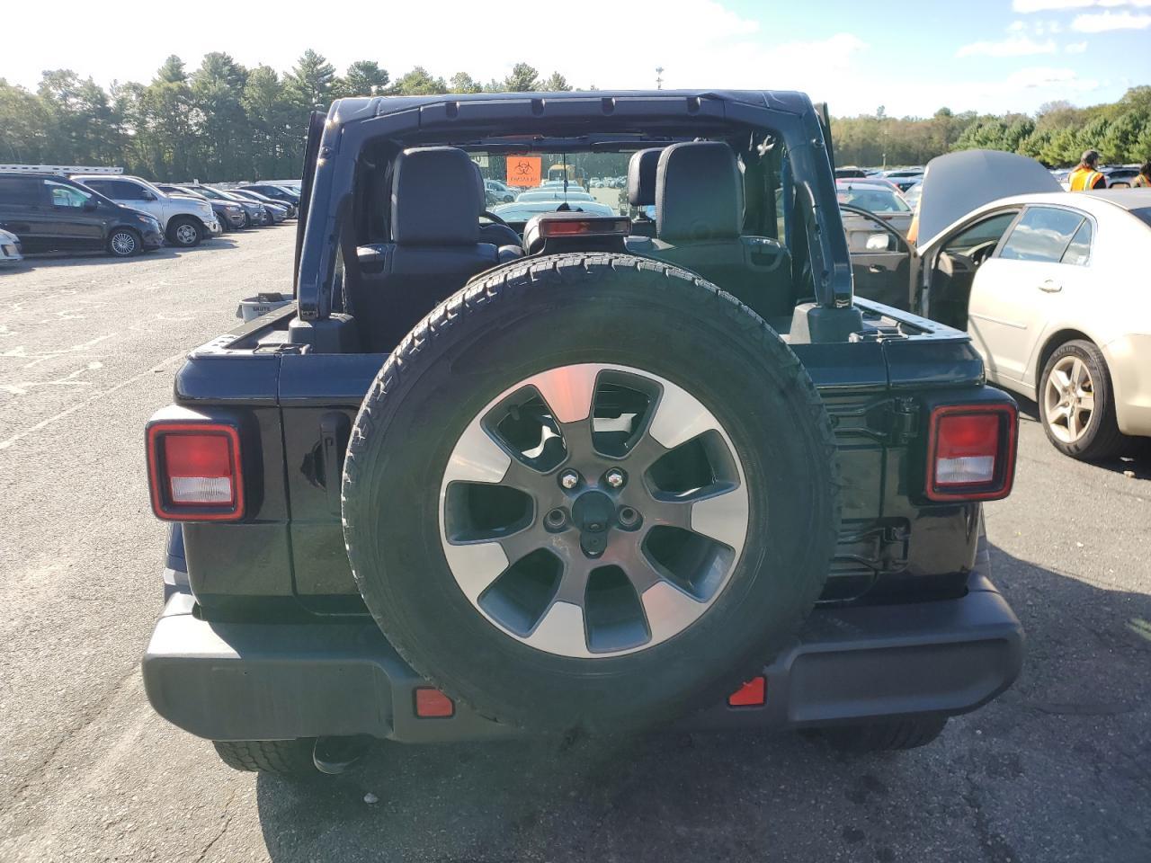 2022 Jeep Wrangler Unlimited Sahara - Image 6