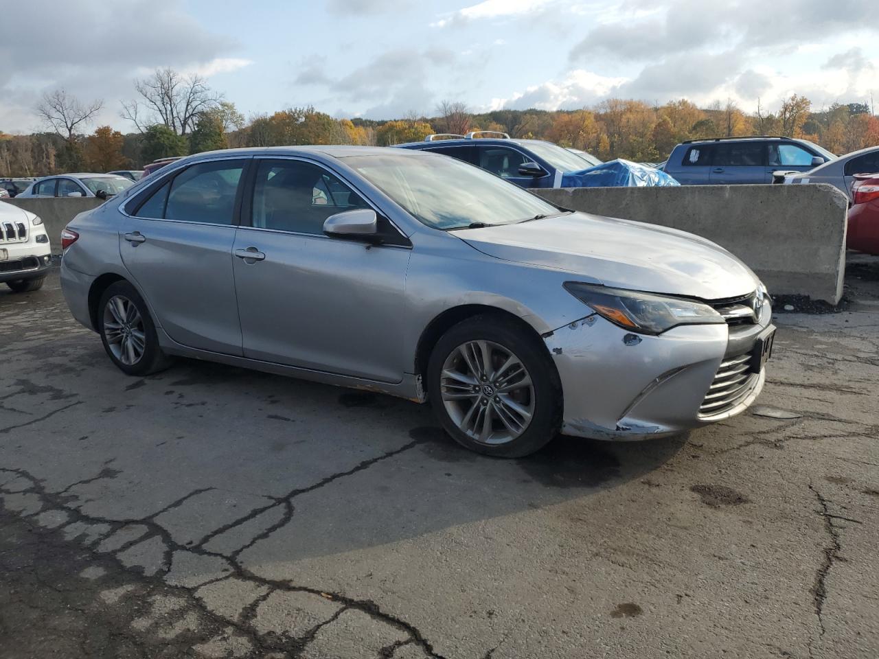 2015 Toyota Camry Hybrid - Image 4