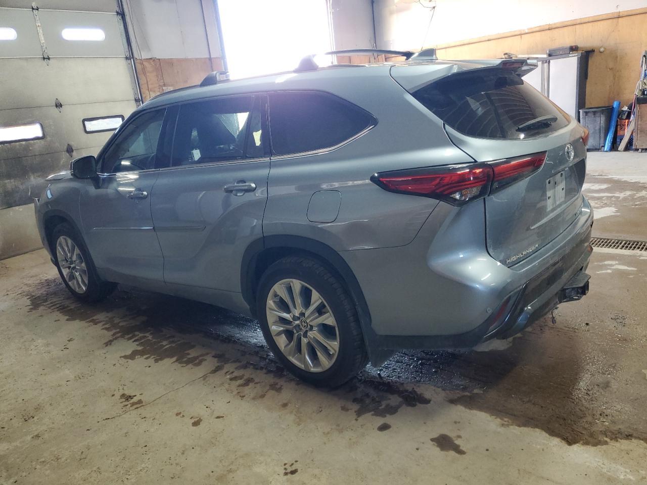 2022 Toyota Highlander Limited - Фото 2