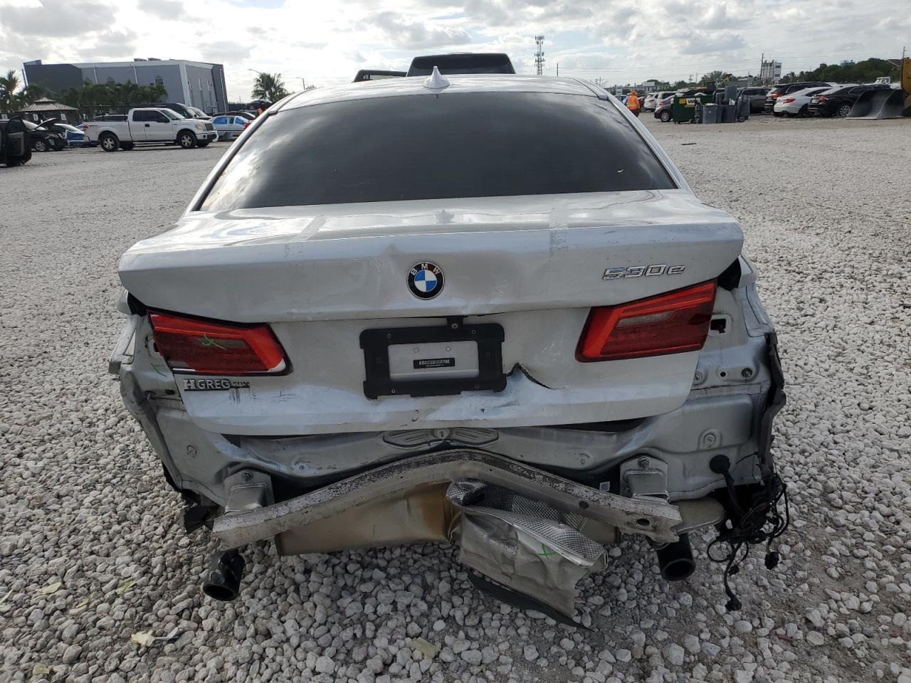 2019 BMW 530E - Image 6