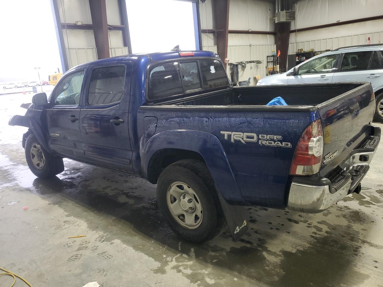 2015 Toyota Tacoma Double Cab - Image 2