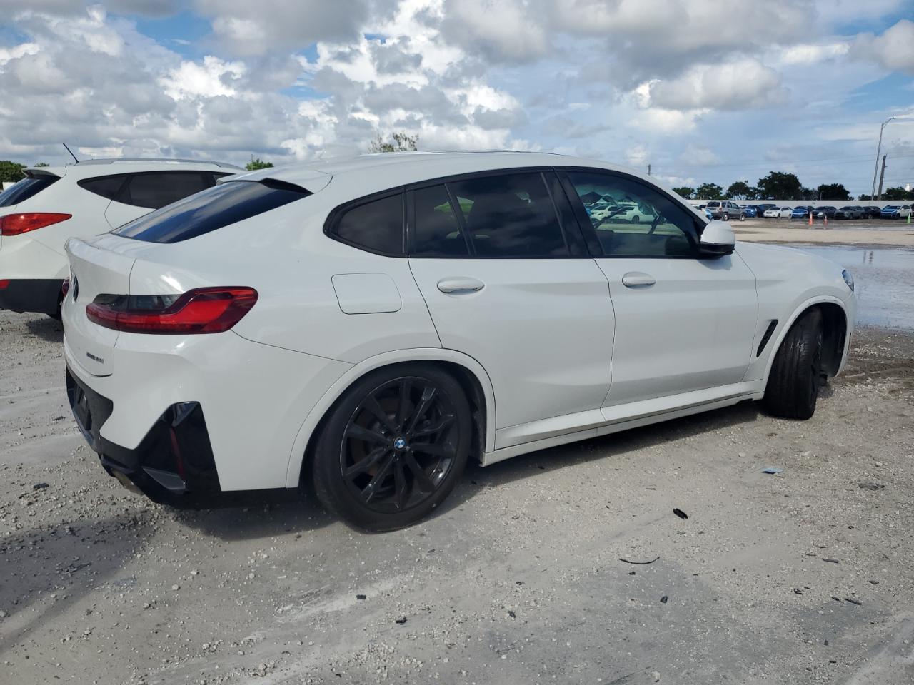 2023 BMW X4 xDrive30I - Image 3