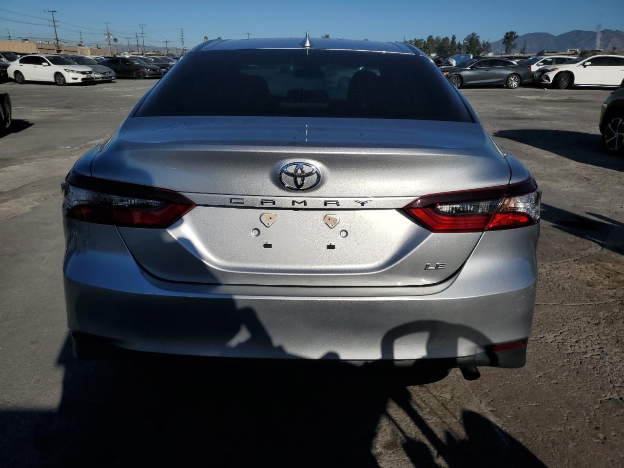 2023 Toyota Camry Le - Фото 6