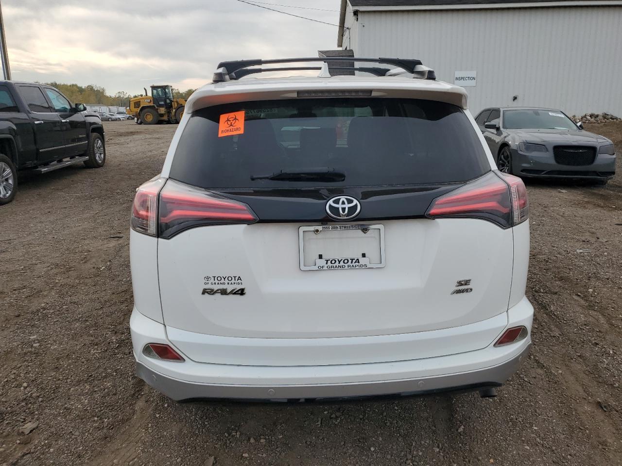 2016 Toyota Rav4 Se - Фото 6