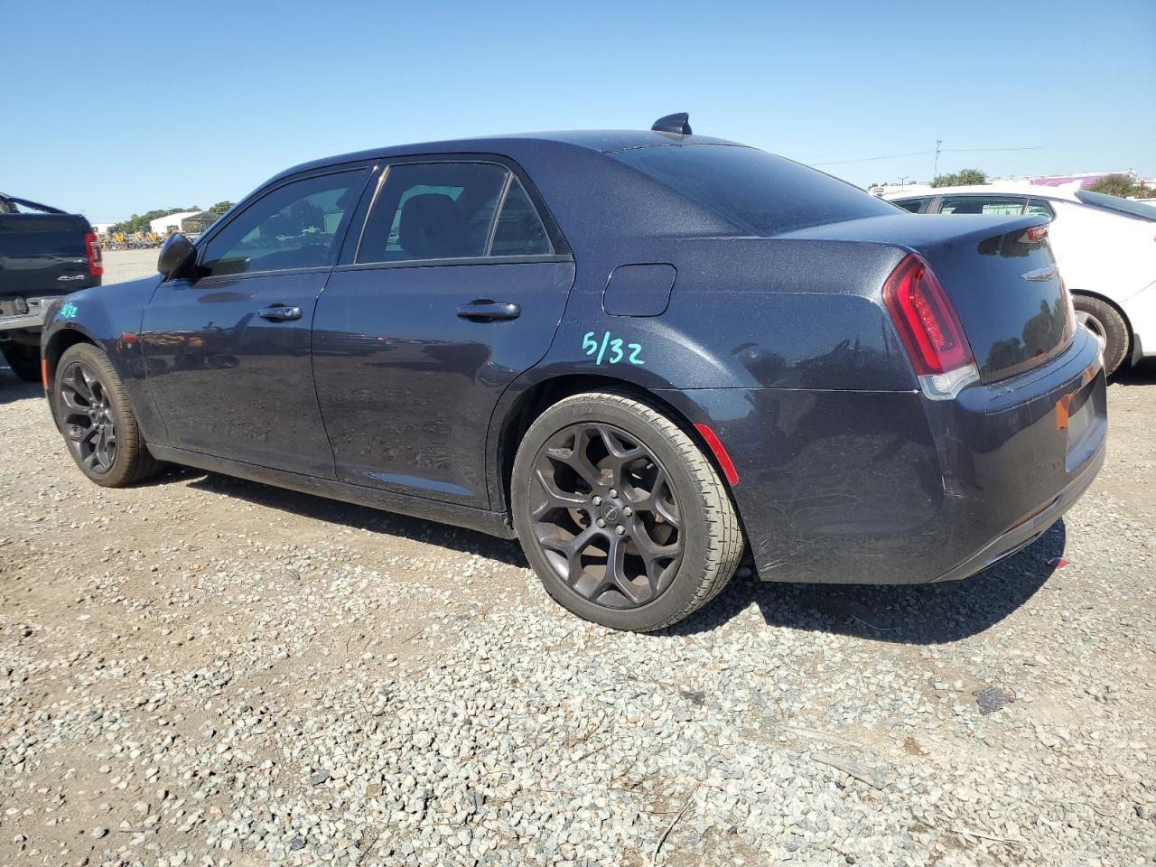 2019 Chrysler 300 S - Фото 2
