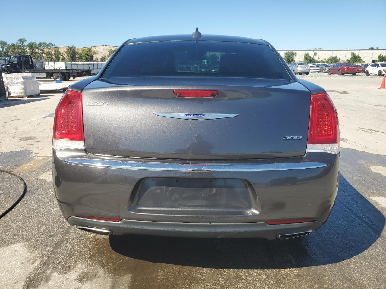 2019 Chrysler 300 Limited - Image 6