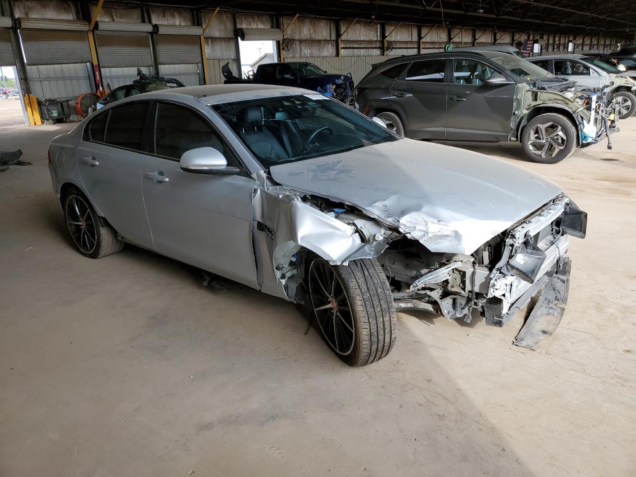 2018 Jaguar Xe S - Image 4