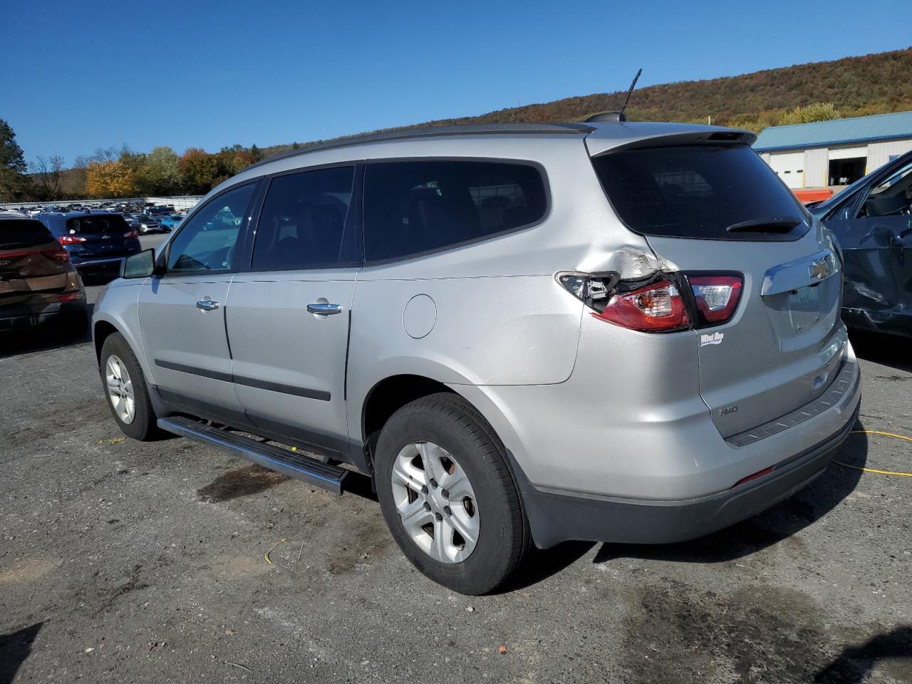 2016 Chevrolet Traverse Ls - Image 2