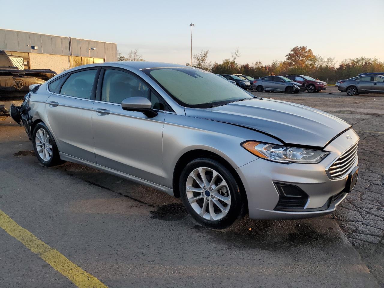 2020 Ford Fusion Se - Image 4