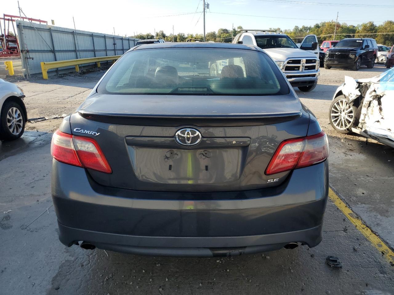 2009 Toyota Camry Se - Image 6