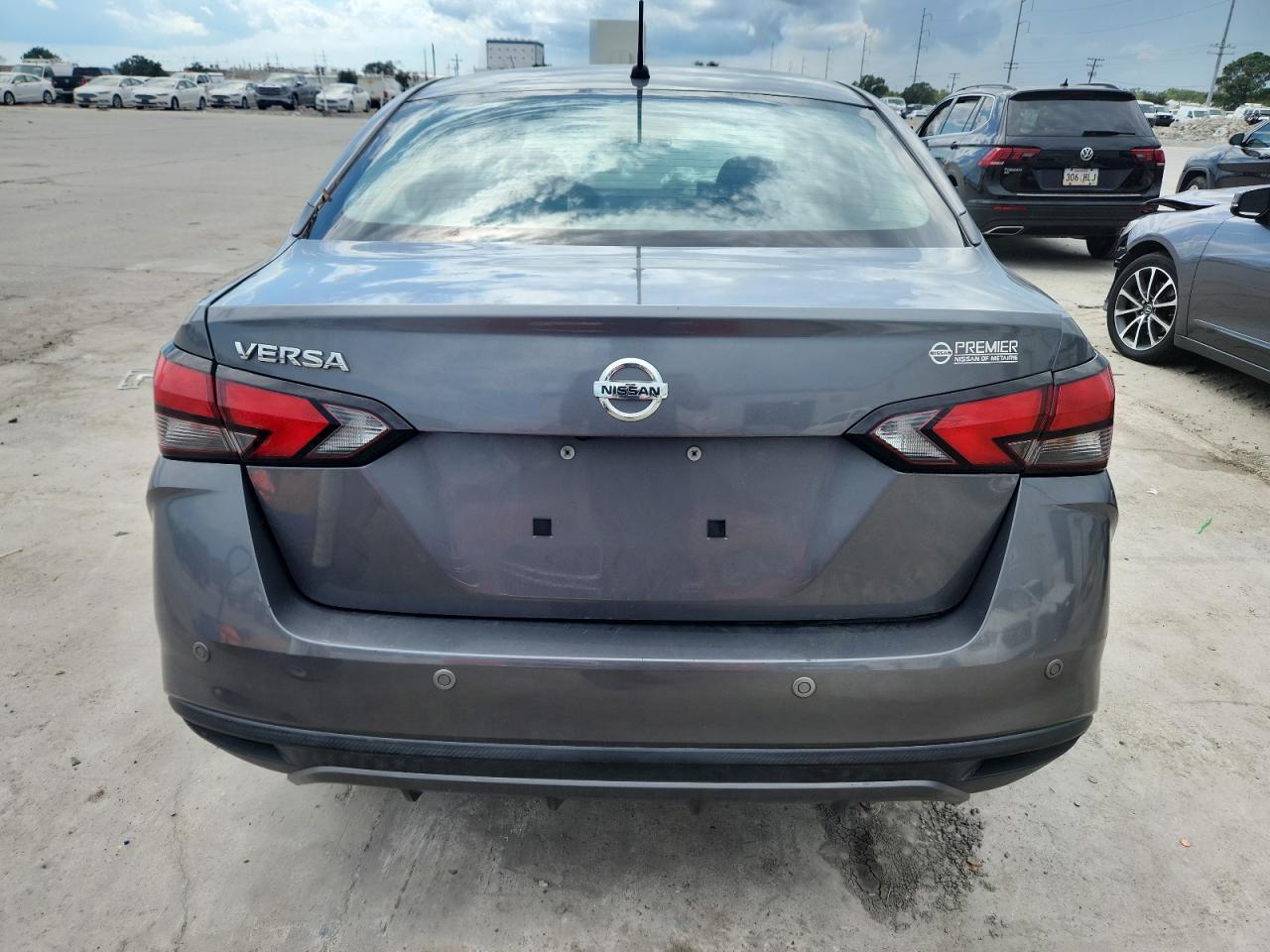 2020 Nissan Versa S - Фото 6