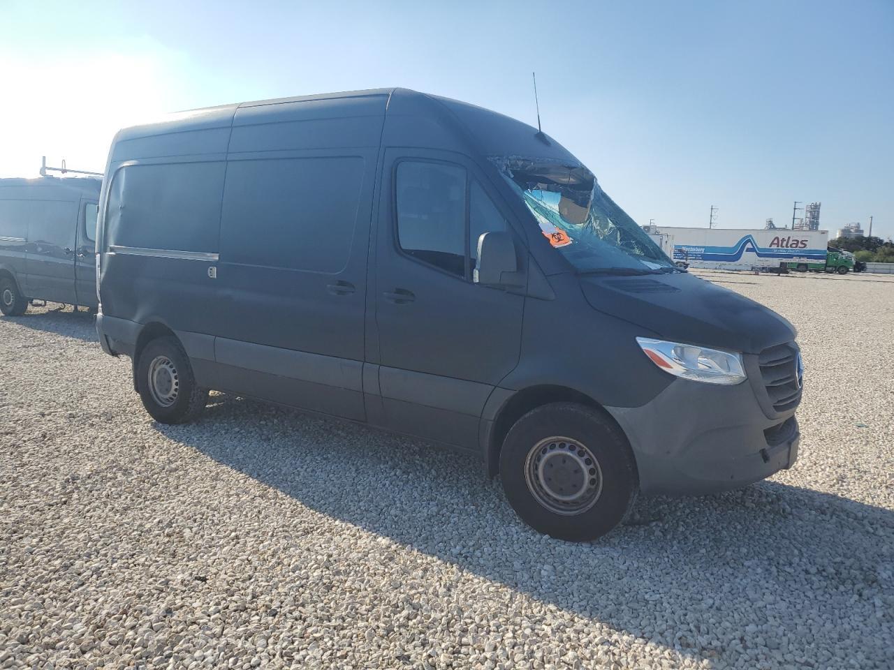 2021 Mercedes Benz Sprinter Delivery Van - Фото 4