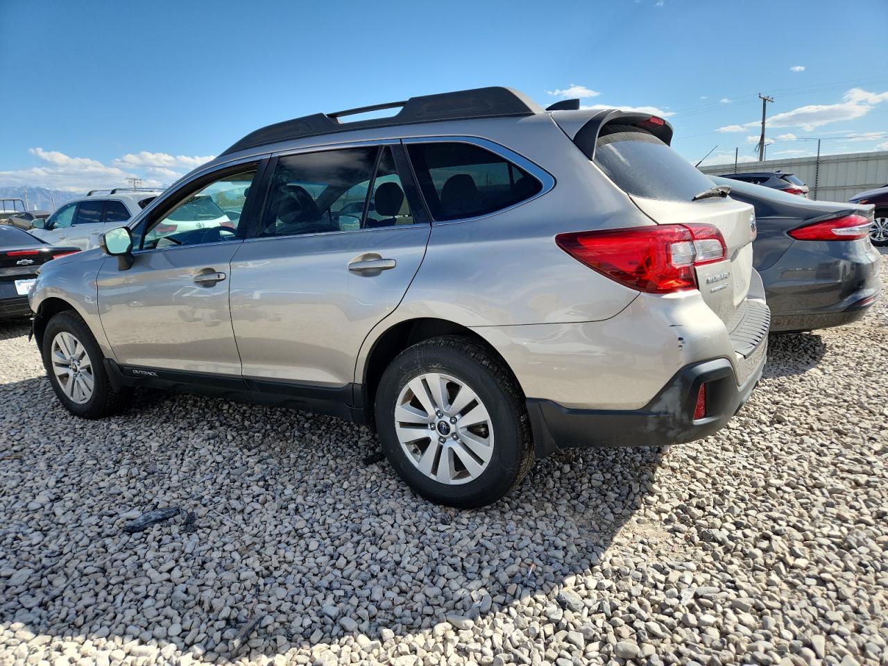 2018 Subaru Outback 2.5I Premium - Фото 2