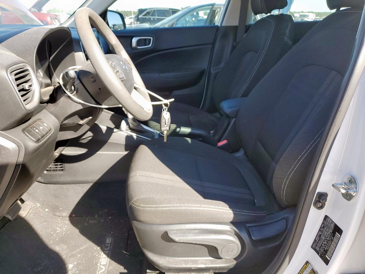 2020 Hyundai Venue Sel - Image 7