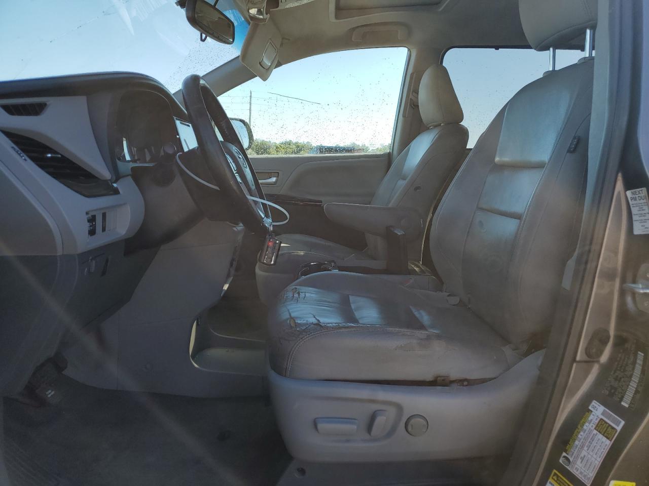2015 Toyota Sienna Xle - Image 7