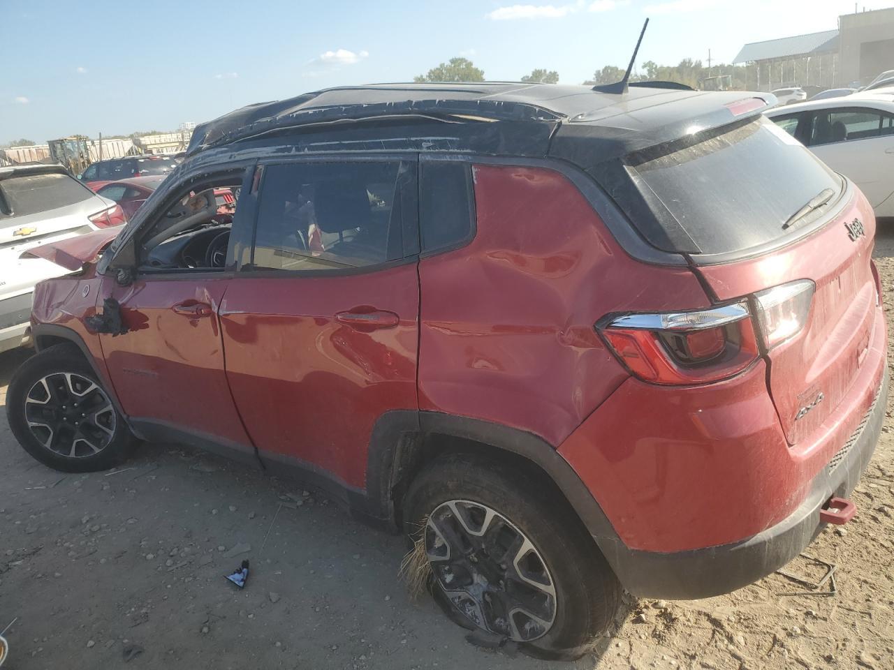 2019 Jeep Compass Trailhawk - Image 2