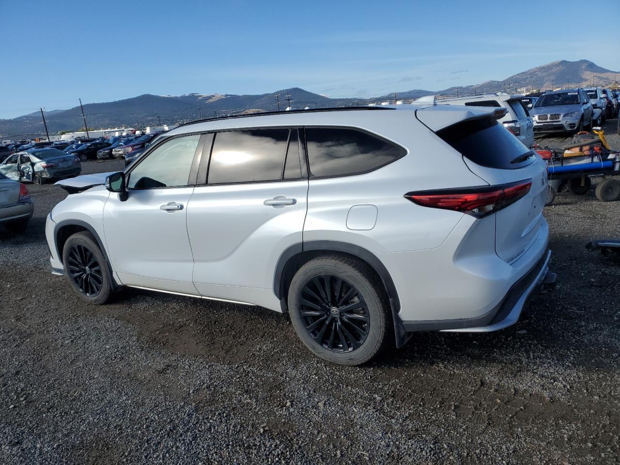 2023 Toyota Highlander L - Фото 2