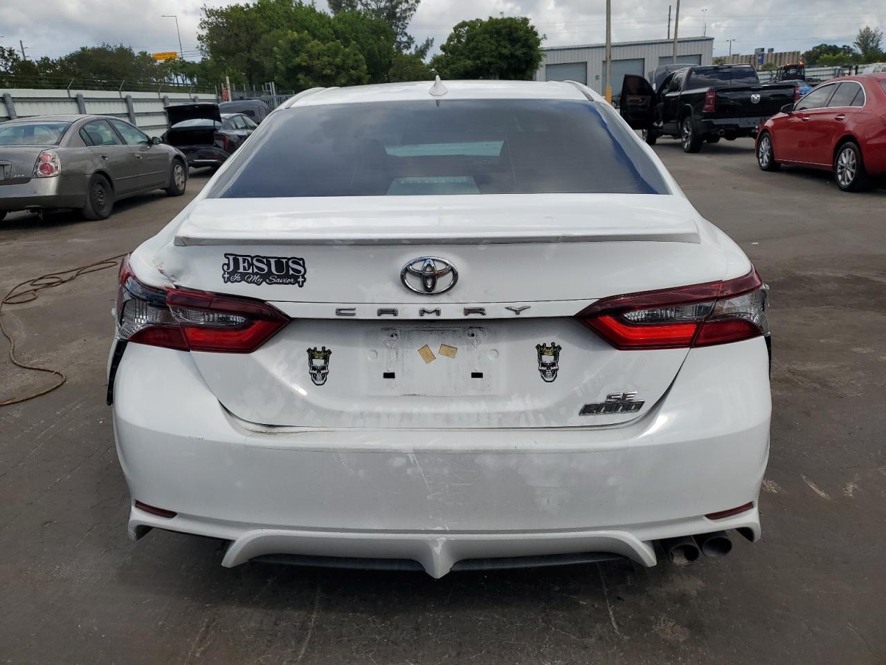 2021 Toyota Camry Se - Фото 6