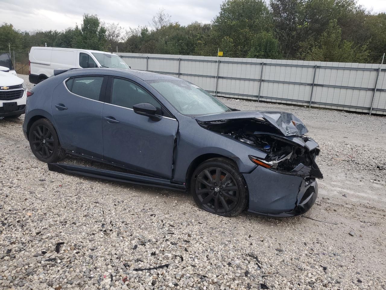 2025 Mazda 3 Premium Plus - Фото 4