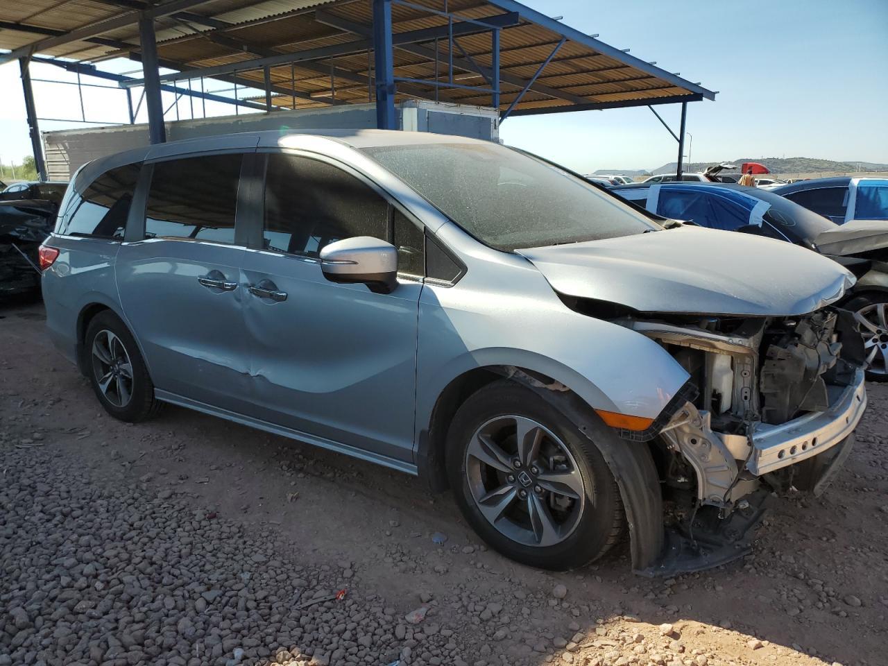 2018 Honda Odyssey Touring - Image 4