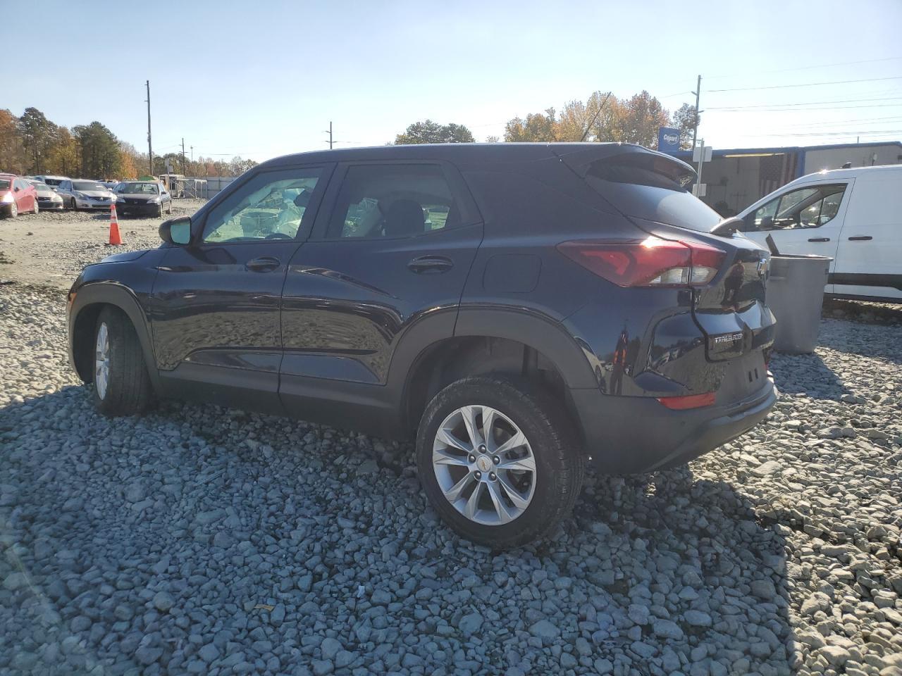 2021 Chev Trailblazer Ls - Фото 2
