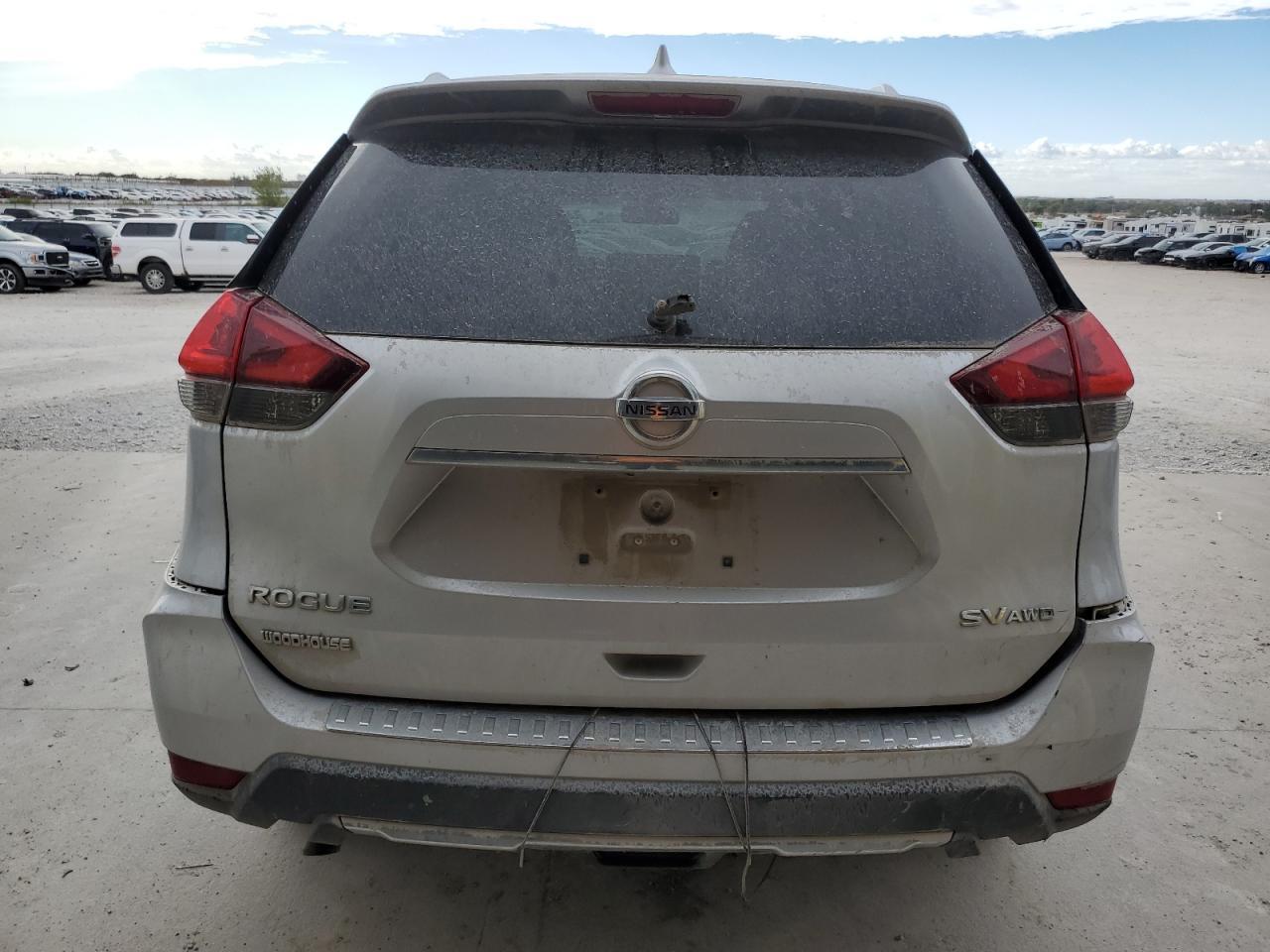 2018 Nissan Rogue S - Image 6