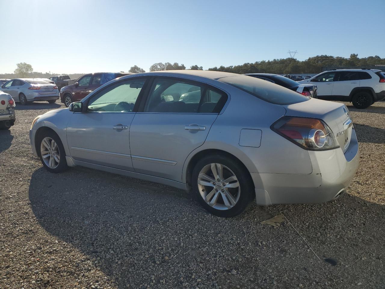 2011 Nissan Altima Sr - Image 2