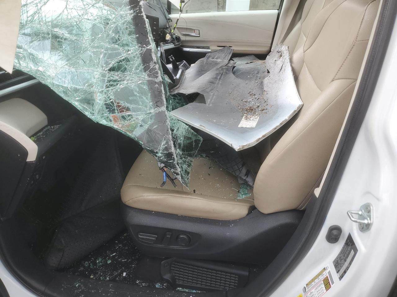 2023 Toyota Sienna Xle - Image 7