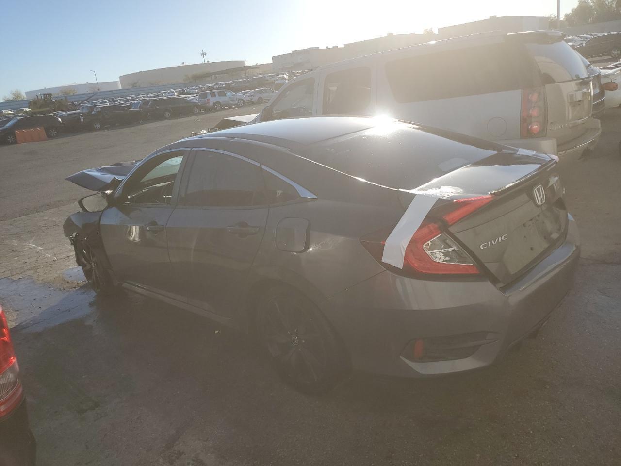 2019 Honda Civic Sport - Фото 2