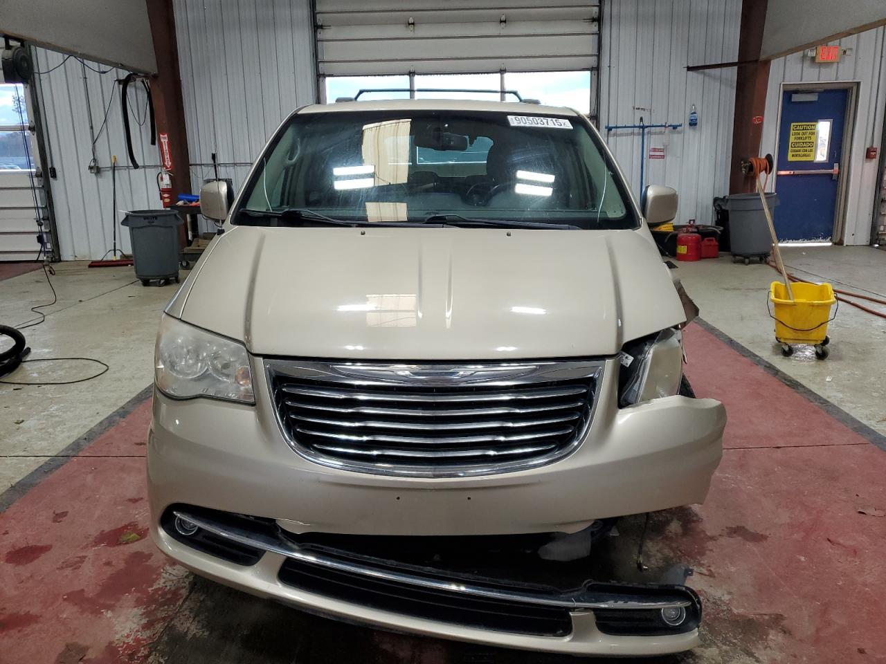 2014 Chrysler Town & Country Touring - Фото 5