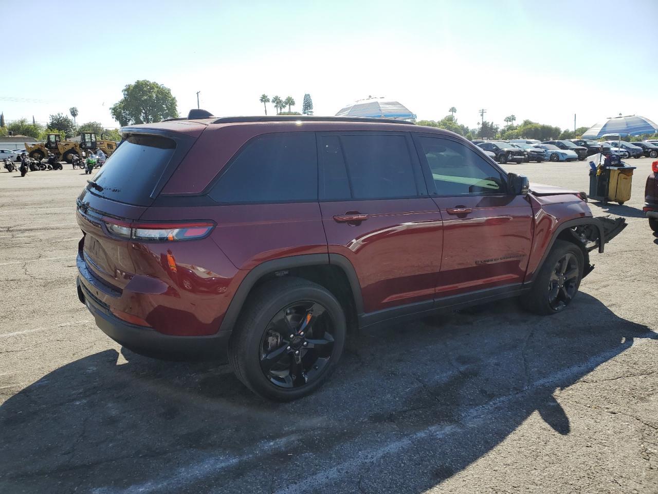 2023 Jeep Grand Cherokee Laredo - Фото 3