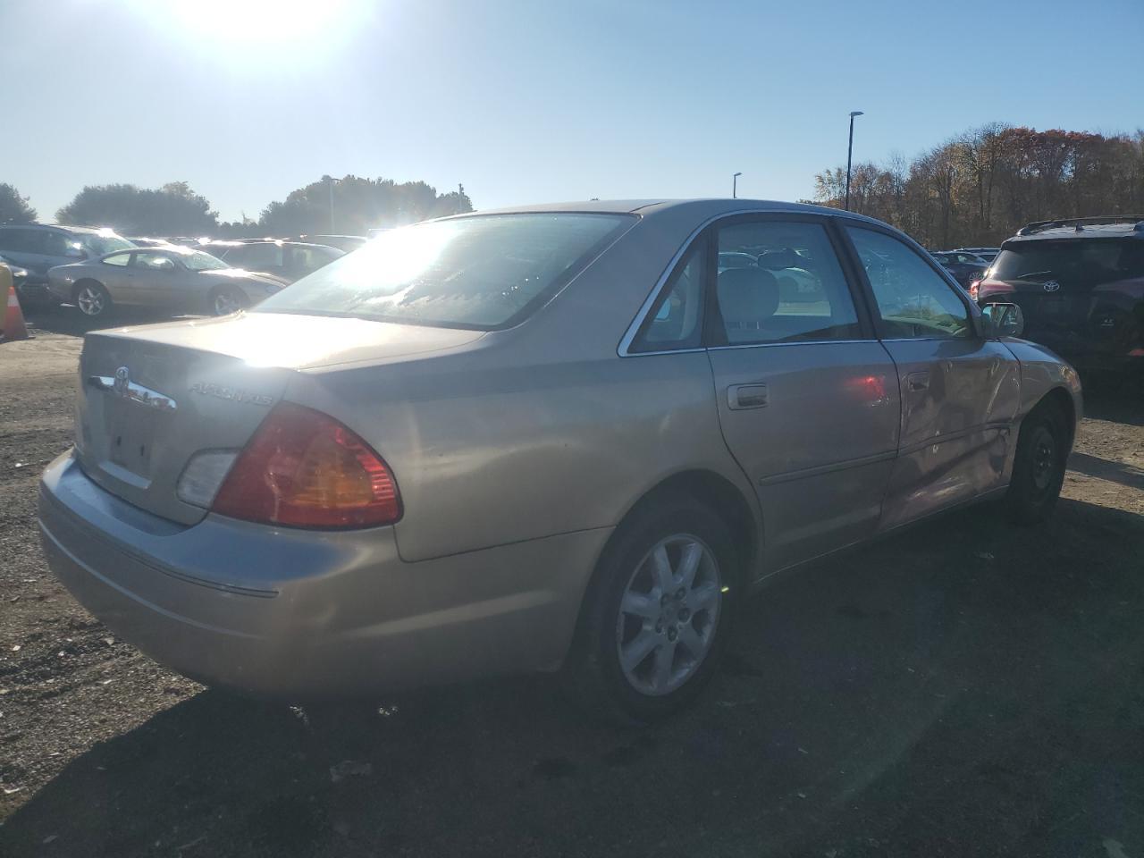 2000 Toyota Avalon Xls - Image 3