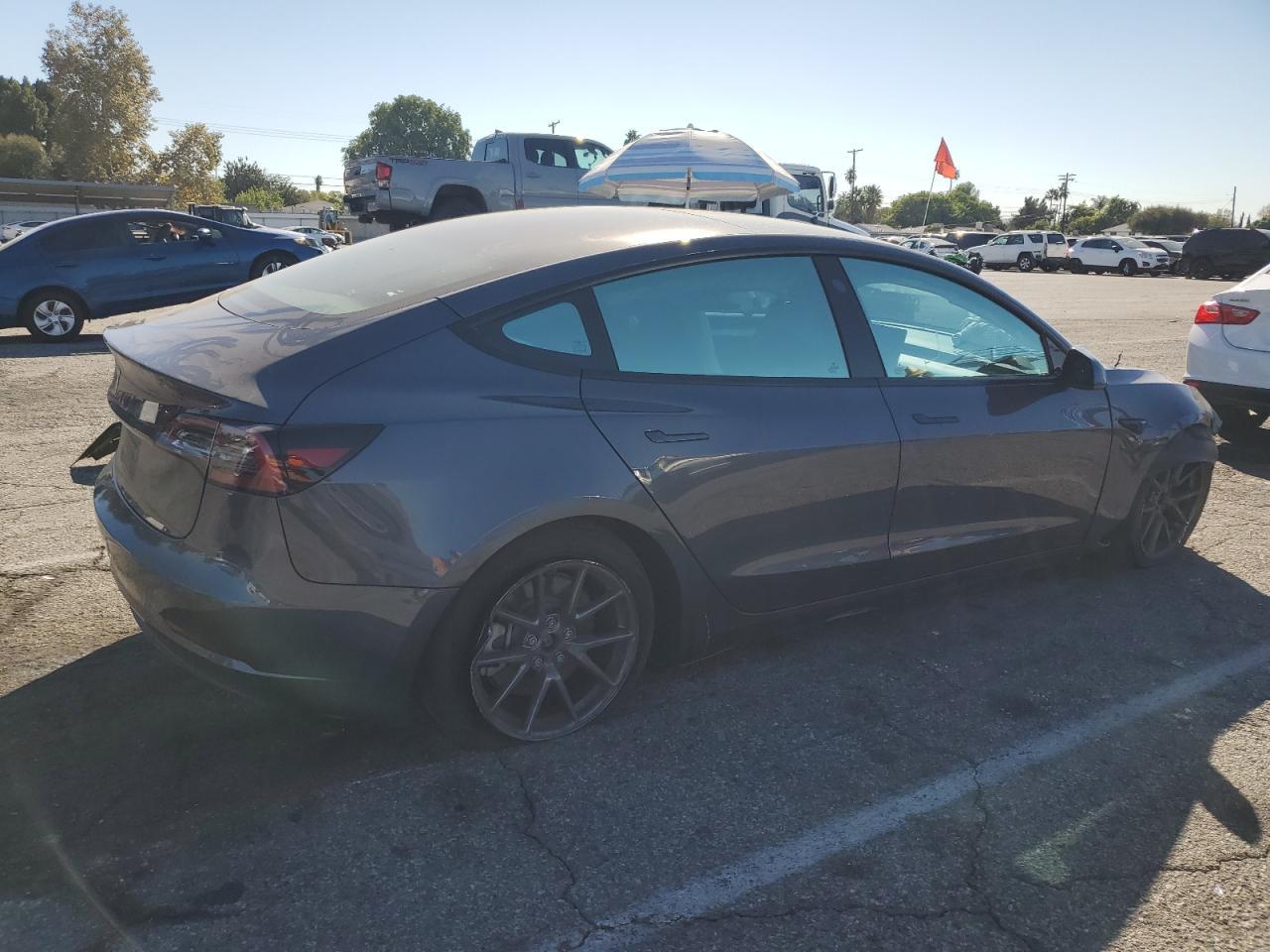 2023 Tesla Model 3 - Фото 3