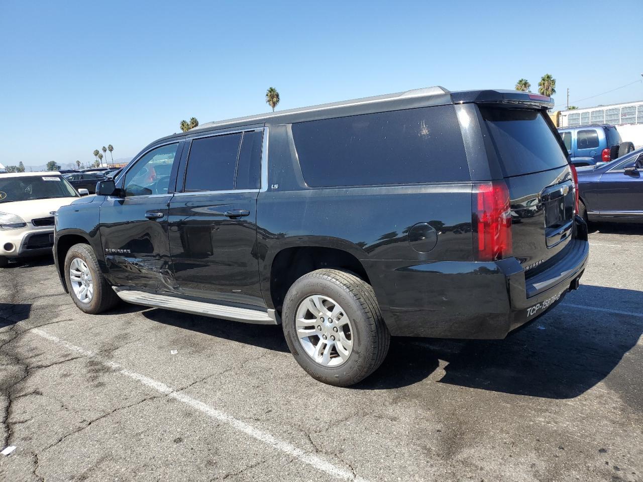 2015 Chevrolet Suburban C1500 Ls - Фото 2